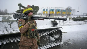 צבא רוסיה חסם את קייב ממערב, פצועים קשה בהפצצה על גן ילדים