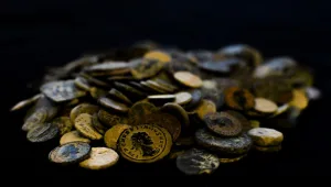 בביתו של תושב ירושלים: קערות כישוף ומטבעות בנות 1,500 שנה