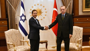 טלנובלה טורקית: מההכרזה על ישראל כ"מדינת טרור" ועד הפסגה ההיסטורית