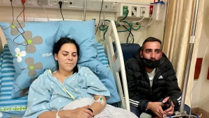 "היה לו מבט רע": פצועת הפיגוע שנדקרה ביום הולדתה משחזרת