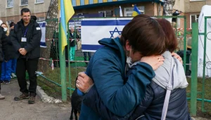 איחוד מרגש על אדמת אוקראינה: אימה של הרופאה הישראלית חולצה מאזור הקרב