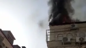 גג בניין בירושלים קרס בעקבות שריפה: סריקות אחר ילדה נעדרת