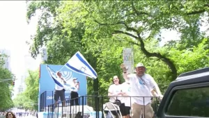 תמיכה בישראל בניו יורק: אלפים במצעד המסורתי בשדרה החמישית