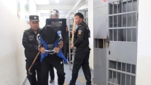 ירי בנמלטים וטיפול רפואי באזיקים: מסמכים חושפים את הדיכוי של המוסלמים בסין