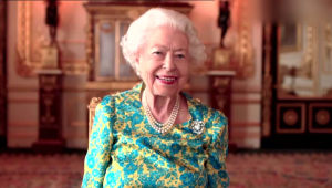 70 שנות מלוכה: קווין, דיאנה רוס והסרטון של המלכה אליזבת בחגיגות