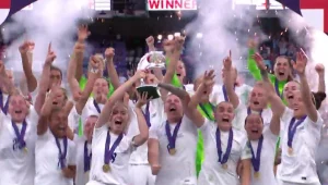 הניצחון ההיסטורי - והחגיגות הבלתי נגמרות: נבחרת אנגליה זכתה ביורו הנשים