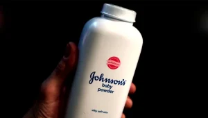 אחרי הטענות למקרי סרטן: מוצר התינוקות ג'ונסון & ג'ונסון ירד מהמדף ב-2023