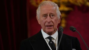 עידן חדש בבריטניה: המונים חגגו את הכתרת המלך צ'ארלס