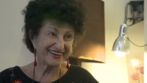 אהבה בת 74: הבמאית שנחשפה למכתבים שכתב לה ארוסה שנהרג