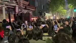 המחאה - והצנזורה: ההפגנות נגד המשטר בסין צוברות תאוצה