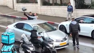 "אהרוג אותך": בגלל עקיפה בכביש - צעיר נאשם שתקף נהג בחיפה