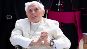האפיפיור לשעבר בנדיקטוס ה-16 הלך לעולמו בגיל 95