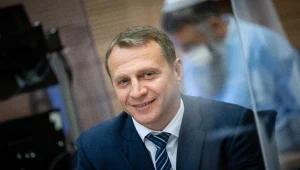 השר לשעבר יואל רזבוזוב מתפטר מהכנסת: "לוקח פסק זמן"
