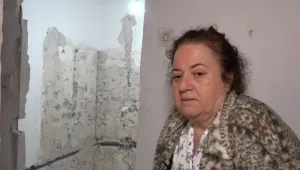 המקלחת נהרסה - בעמידר שלחו את הדיירת לשירותים בדירה הסמוכה