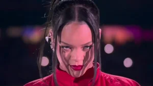 הלילה של ריהאנה: כוכבת הפופ גנבה את ההצגה במחצית הסופרבול
