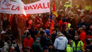 מחאה חסרת תקדים בצרפת: המונים מפגינים נגד העלאת גיל הפנסיה
