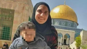 לעיני ילדיה: בת 28 נורתה למוות בפתח ביתה בכפר כנא