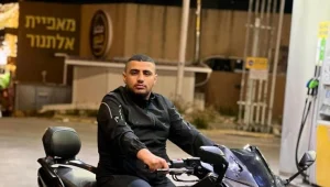 עומר הושלך מרכב בכפר יאסיף - ונהרג בקרב יריות עם השוטרים