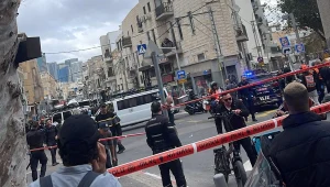 לאור יום: שני גברים נדקרו בתל אביב באירוע פלילי
