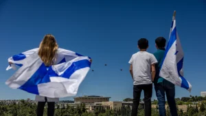 ממנגלים, מחכים למסיבות וצופים במטס: הישראלים חוגגים עצמאות