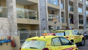 חשד: חיפוי זכוכית הוסרה ממרפסת באשדוד, בן 7 נפל ונפצע אנוש