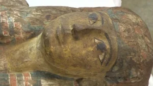 סודות המומיה: ארון קבורה בן 3,000 שנה הגיע לבדיקת סי.טי בי-ם