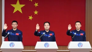 סין שיגרה שלושה טייקונאוטים לחלל - ומבטיחה להגיע לירח עד 2030