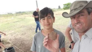 תלמיד מצא אבן פרה-היסטורית של האדם הקדמון: "בת 300 אלף שנה"