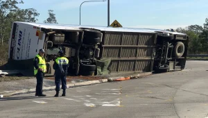 טרגדיה אחרי החתונה: לפחות 10 הרוגים בתאונת אוטובוס באוסטרליה