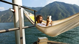 בטן גב וספר: 6 ספרים מושלמים שתרצו לקחת לחופשה שלכם