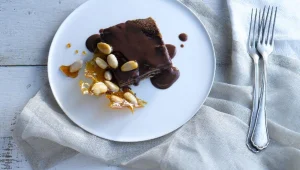 קבלו הברקה: לזניית שוקולד מושחתת לשולחן קינוחים שובר שגרה