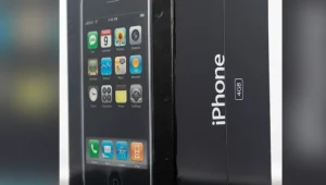 תפוח מוזהב: אייפון מהדור הראשון נמכר ב-190 אלף דולר