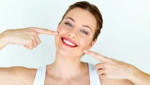 10 טעויות שאתם עושים כשאתם מצחצחים שיניים