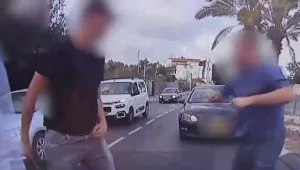 בגלל ויכוח בכביש: 3 תושבי לוד תקפו נהג | תיעוד
