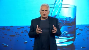 פרופ' איתן פרידמן מסביר האם דיאטת מים מסוכנת
