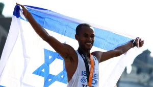 הישג ענק: מדליית כסף למרתוניסט הישראלי מארו טפרי באליפות העולם