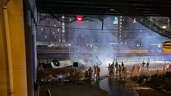 אסון באיטליה: אוטובוס נפל מגשר ליד ונציה, לפחות 20 נהרגו