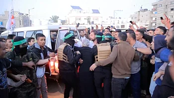 בישראל מבהירים: "מו"מ תחת אש - או במקביל לשחרור חטופים"