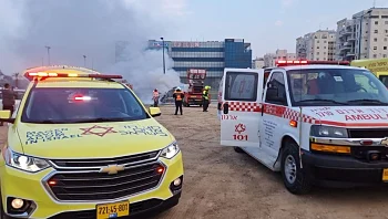 חשד לניסיון חיסול בנתניה: בן 25 נפצע קשה בפיצוץ רכב