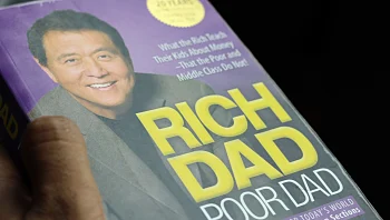 מחבר הספר 'אבא עשיר אבא עני': "אני בחוב של יותר ממיליארד דולר"