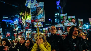 רבבות הפגינו למען החטופים ונגד הממשלה - וחסמו את איילון