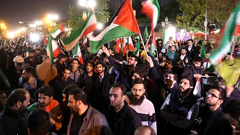 המתקפה האיראנית: החגיגות בטהרן - והחשש מתגובה ישראלית