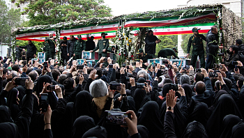 רבבות בטקסי האשכבה: איראן מתאבלת על מות הנשיא ראיסי