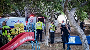 פיגוע דקירה בחולון: גבר ואישה נרצחו ו-2 נפצעו, המחבל חוסל