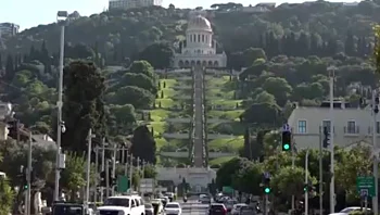 "אווירה מתוחה": חיפה סופגת אש - והתושבים מתרגלים לאזעקות