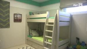 כיצד מסדרים חדר שינה אחד לשלושה ילדים?