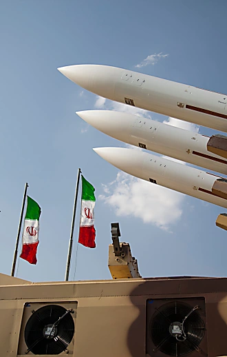 איראן מאיימת: "שוקלים לבחון מחדש את דוקטרינת הגרעין"