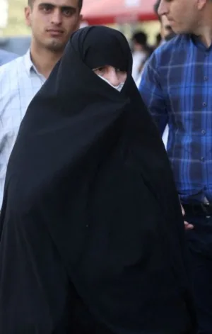 מתקופת השאה עד משטר השריעה: מאבקן של נשות איראן בקוד הלבוש