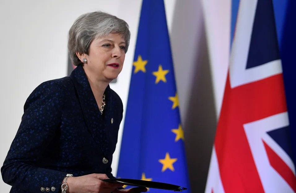 ראש ממשלת בריטניה תרזה מיי בפסגה בבריסל
