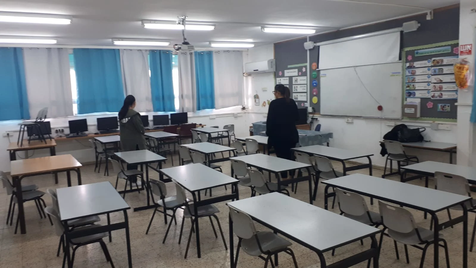 כיתות ריקות בבתי ספר בדימונה בעקבות מרד המיצ''ב